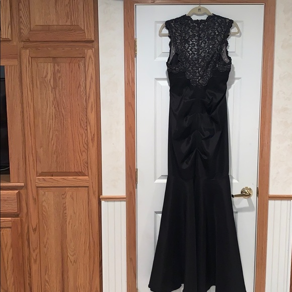 Black Lace Mermaid Style Formal Gown - Picture 4 of 6